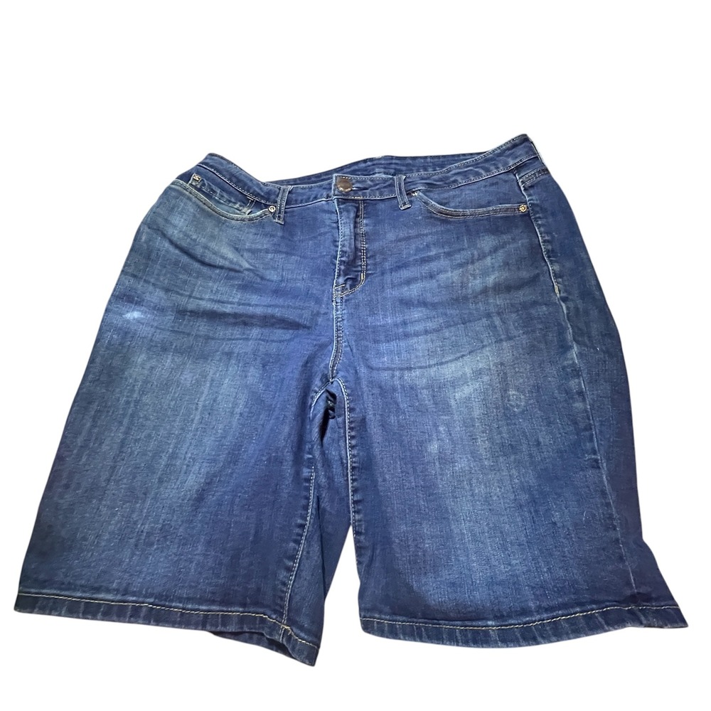 Seven7 Bermuda Jean Shorts Men size 16 Denim Blue Classic Fit Mid Rise 5 Pocket